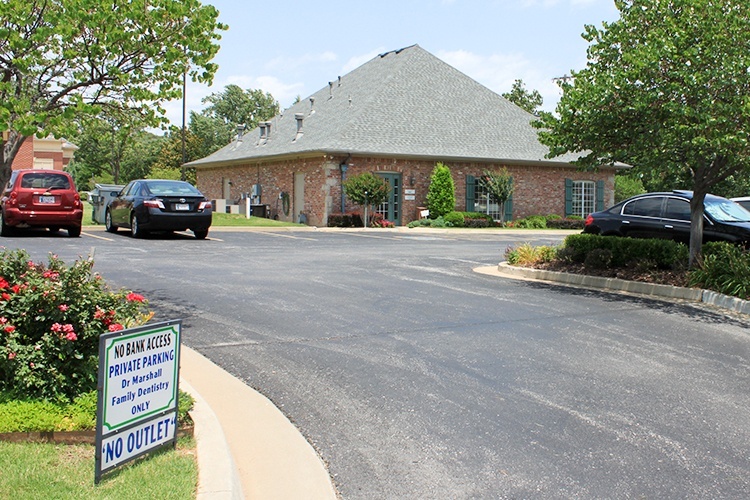 Outside view of Marshall Family Dentistry